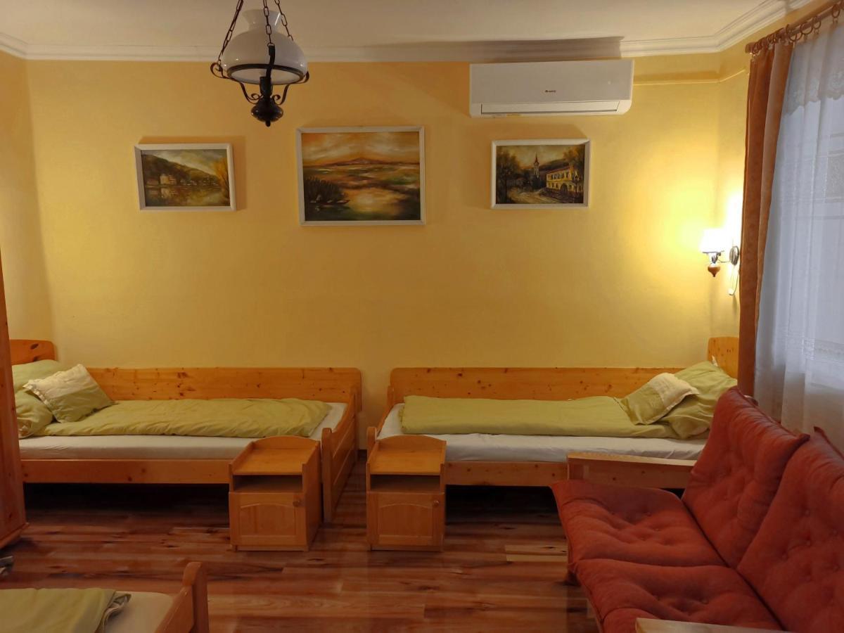 Viktor Vendeghaz Appartement Tokaj Buitenkant foto
